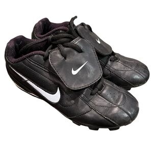Kids Nike Ribbie Jr. Cleats -Size 1.5Y